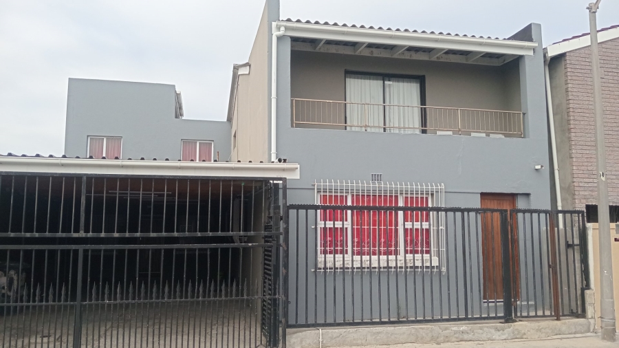 4 Bedroom Property for Sale in Eastridge Western Cape